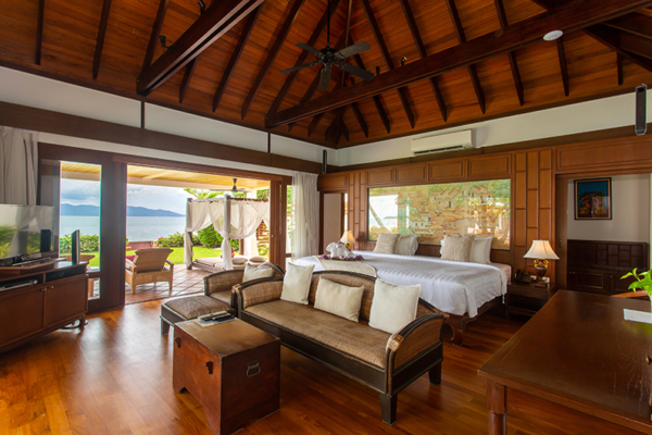 Villa Lotus Bedroom One with Sea View | Maenam, Koh Samui