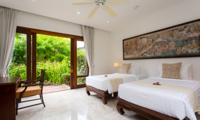 Villa Lotus Bedroom Two with Twin Beds | Maenam, Koh Samui