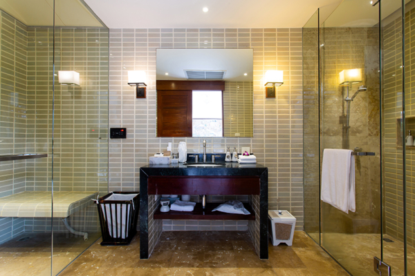 Villa Lotus Bathroom Two with Mirror | Maenam, Koh Samui