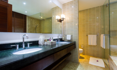 Villa Lotus Bathroom Three with Mirror | Maenam, Koh Samui