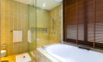 Villa Lotus Bathroom Three with Bathtub | Maenam, Koh Samui