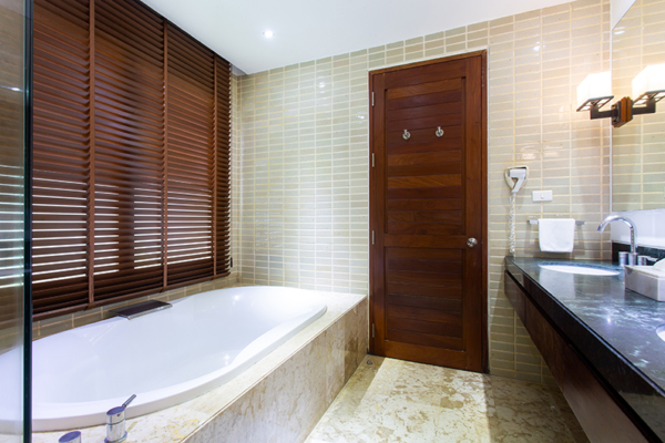 Villa Lotus Bathroom Three Bathtub | Maenam, Koh Samui
