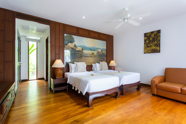 Villa Lotus Bedroom Four with Twin Beds | Maenam, Koh Samui