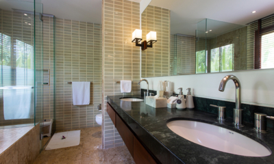 Villa Lotus Bathroom Four with Mirror | Maenam, Koh Samui
