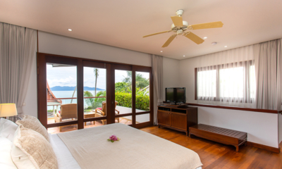 Villa Lotus Bedroom Six with TV | Maenam, Koh Samui
