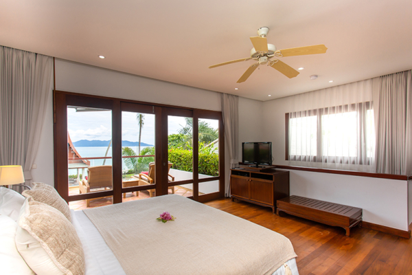Villa Lotus Bedroom Six with TV | Maenam, Koh Samui