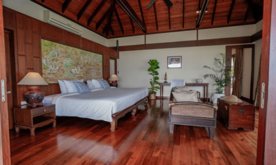 Villa Lotus Bedroom with Sofa | Maenam, Koh Samui