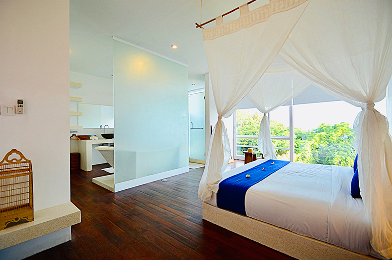 Villa L Bedroom with Ensuite Bathroom | Sengigi, Lombok