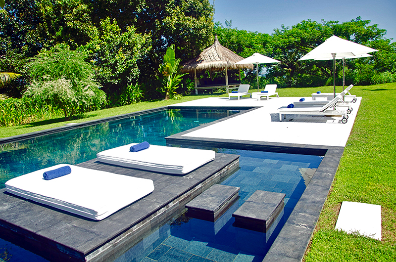Villa L Outdoor Sun Bed | Sengigi, Lombok