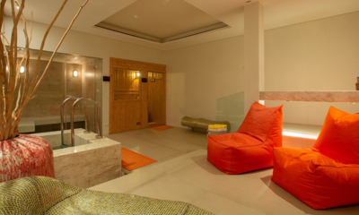 Sava Beach Villas Aqua Villa En-Suite Bathroom with Seating Area | Natai, Phang Nga