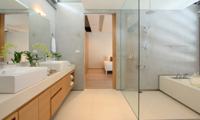 Sava Beach Villas Villa Amarelo En-Suite Bathroom with Shower | Natai, Phang Nga