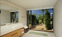 Sava Beach Villas Villa Malee Sai En-suite Bathroom | Natai, Phang Nga