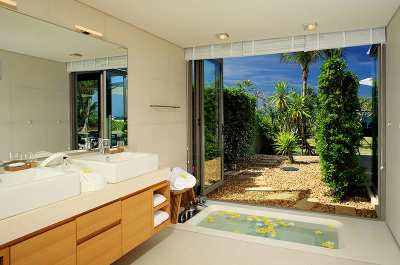 Sava Beach Villas Villa Malee Sai Bathroom with View | Natai, Phang Nga