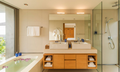 Sava Beach Villas Villa Roxo En-Suite Bathroom with Mirror | Natai, Phang Nga