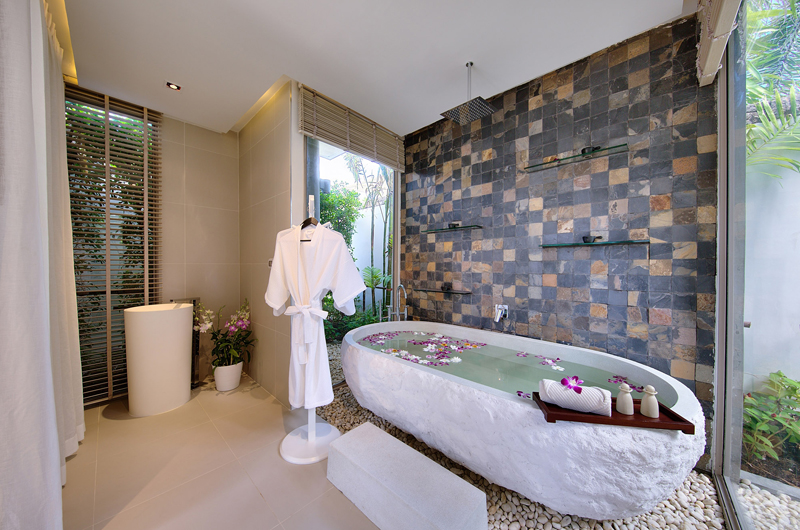 Sava Beach Villas Villa Tievoli Bathtub | Natai, Phang Nga