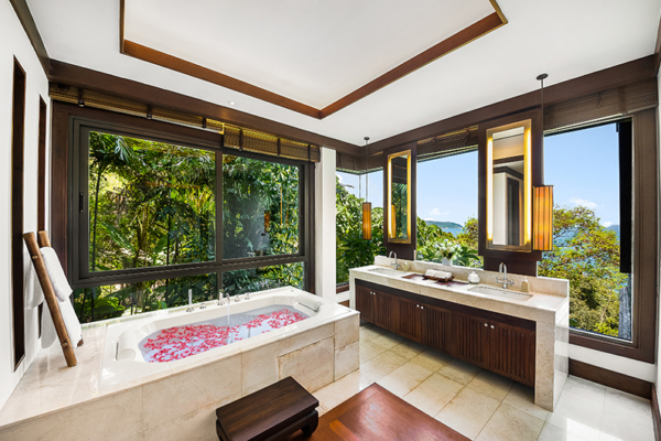 Villa Aye Guest Bathroom C2 with Bathtub | Kamala, Phuket