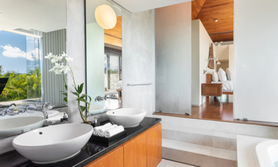 Villa Benyasiri Master Bathroom with Mirror | Phuket, Thailand