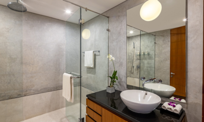 Villa Benyasiri Bathroom with Mirror and Shower | Phuket, Thailand