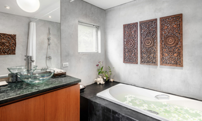 Villa Lomchoy Bathroom Three with Bathtub | Kamala, Phuket
