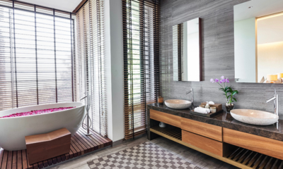 Villa Sawarin En-Suite Bathroom with Bathtub | Phuket, Thailand