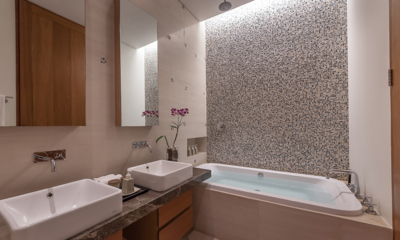 Villa Sawarin Bathroom with Bathtub | Phuket, Thailand
