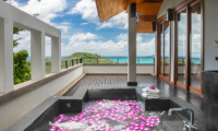 Villa Yang Som Outside Bathtub | Surin, Phuket
