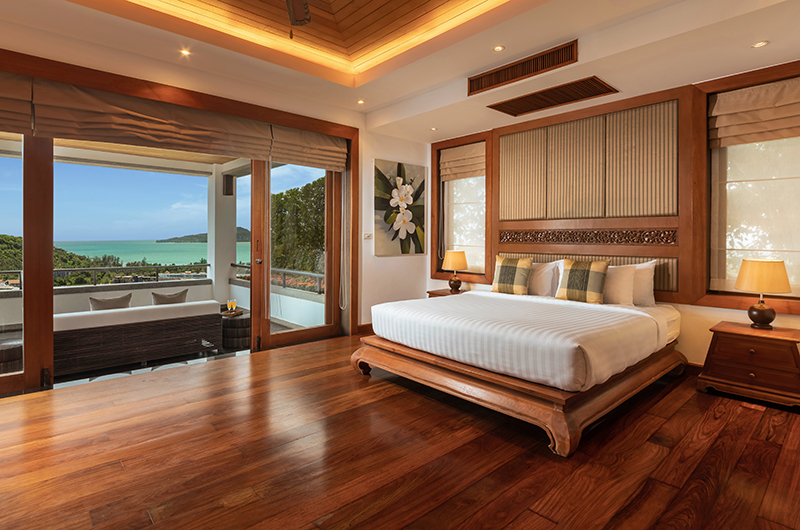 Villa Yang Som Spacious Bedroom with Balcony | Surin, Phuket