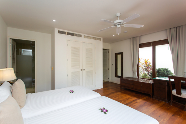 Villa Frangipani Twin Bedroom Three with View | Maenam, Koh Samui