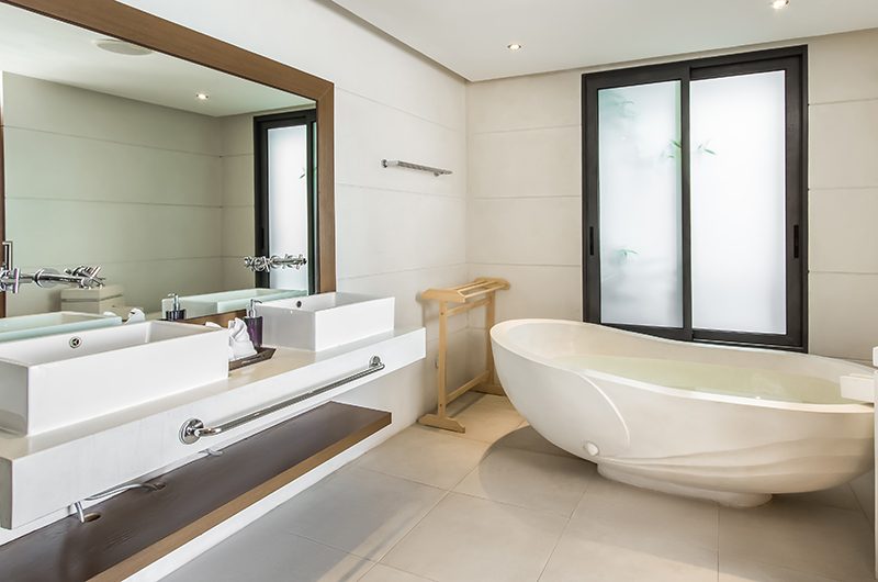 Villa Manola Bathroom with Bathtub | Koh Samui, Thailand
