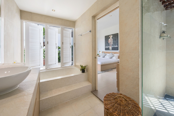 Villa Mullion Cove Bathroom with Bathtub | Bophut, Koh Samui Villa Mullion Cove Bathroom with Bathtub | Bophut, Koh Samui