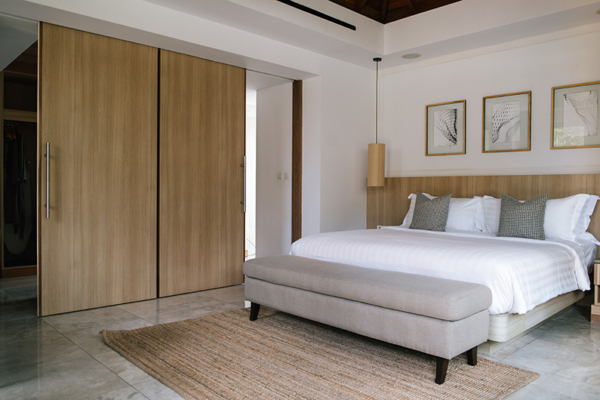 Villa Sila Bedroom with Paintings | Maenam, Koh Samui