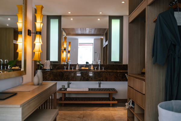 Villa Sila Bathroom with Mirror | Maenam, Koh Samui