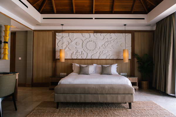 Villa Wayu Bedroom with Hanging Lamps | Maenam, Koh Samui