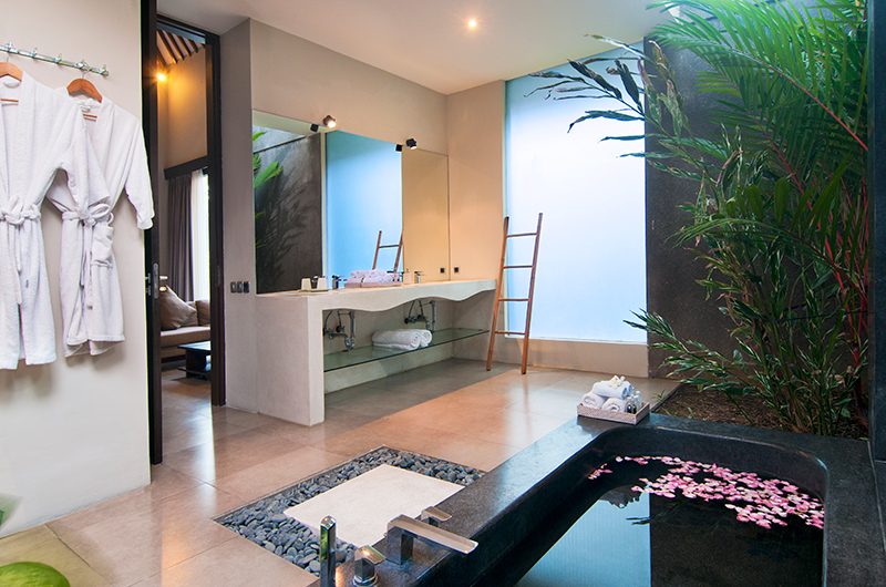 Villa Alice Satu Bathtub Area | Seminyak, Bali