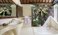 Villa Terang Bulan En-suite Bathroom | Seseh, Bali