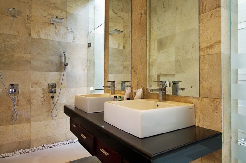 Villa Portsea Bathroom | Petitenget, Bali