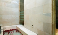 Villa Portsea Master Bathroom | Petitenget, Bali