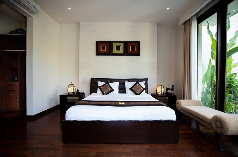 Villa Portsea Bedroom with Seating | Petitenget, Bali
