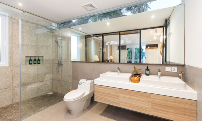 Villa Iluka His and Hers Bathroom with Shower | Seminyak, Bali