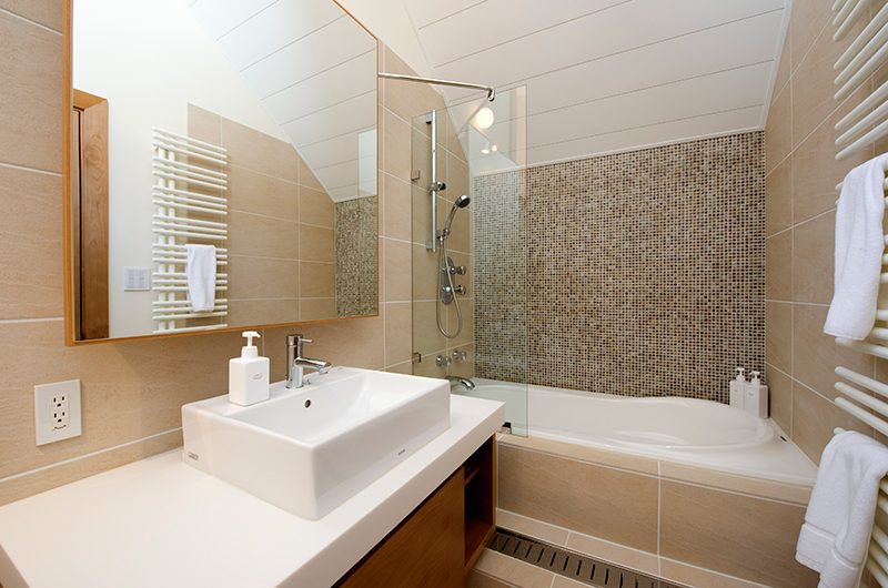 Annabel Bathroom Area | Hirafu, Niseko