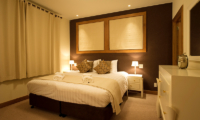Annabel Bedroom with Lamps | Hirafu, Niseko