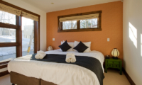 Eliona Bedroom with Table Lamp | Lower Hirafu Village, Niseko