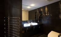 Ezo Views Blackcomb Bathroom | Hirafu Izumikyo 1, Niseko