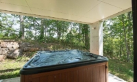 Glass House Jacuzzi | Lower Hirafu Village, Niseko