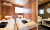 Heiwa Lodge Twin Bedroom | St Moritz, Niseko