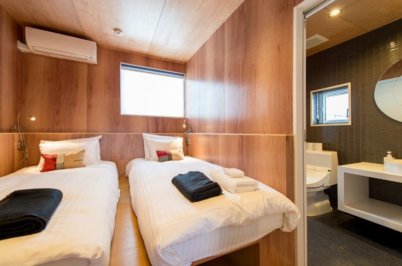 Heiwa Lodge Twin Bedroom | St Moritz, Niseko