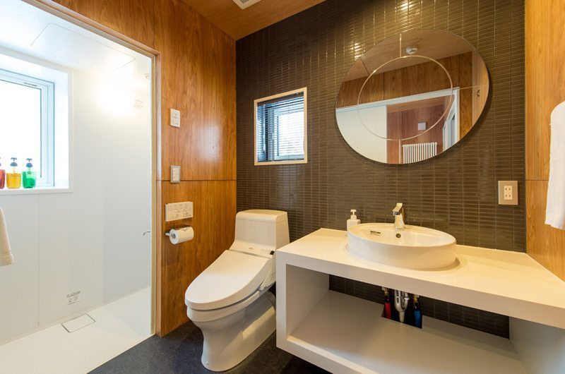 Heiwa Lodge Bathroom | St Moritz, Niseko