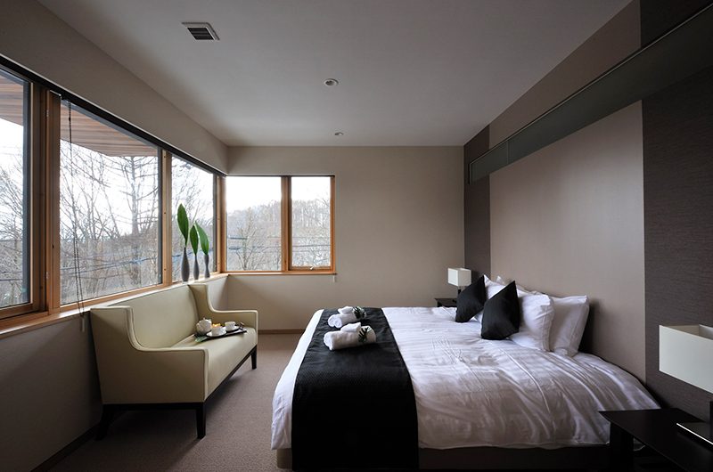 Kasetsu Bedroom with Seating | Hirafu, Niseko