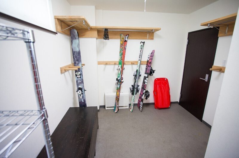 Neyuki Ski Room | Middle Hirafu Village, Niseko