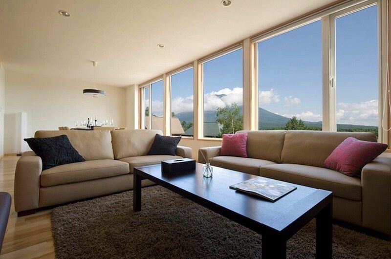 Oak Ridge Living Room | Hirafu Izumikyo 2, Niseko